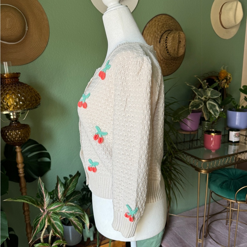 Varga * Vintage Inspired * Cream Cardigan with Cherry Accents *  SZ L - Picture 4 of 6